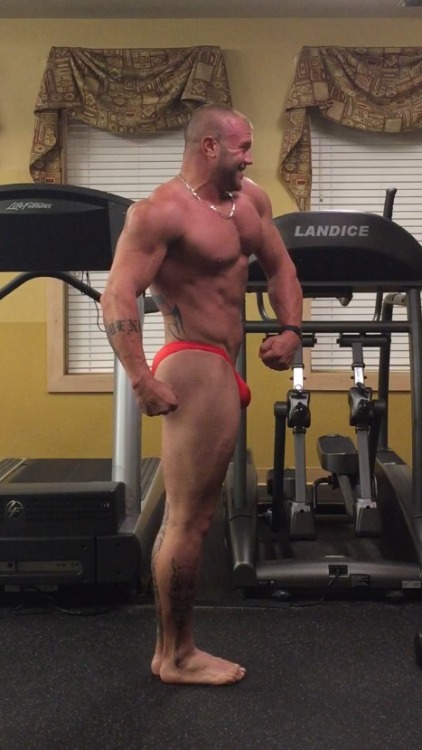 4 WEEKS OUT @220lbs