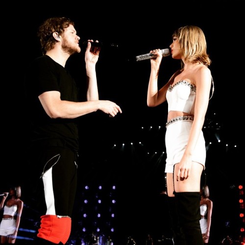 taylorswift:When Dan Reynolds from Imagine Dragons comes and...