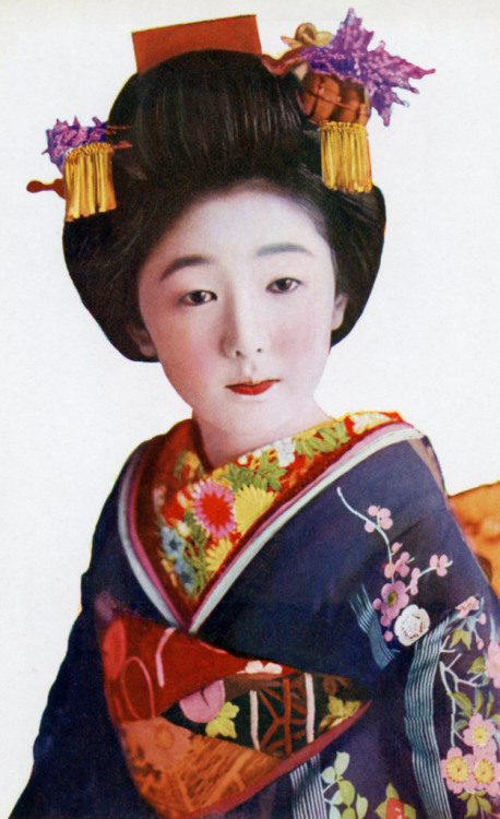 Maiko Mameraku with Wisteria Kanzashi 1930s (by Blue Ruin1)