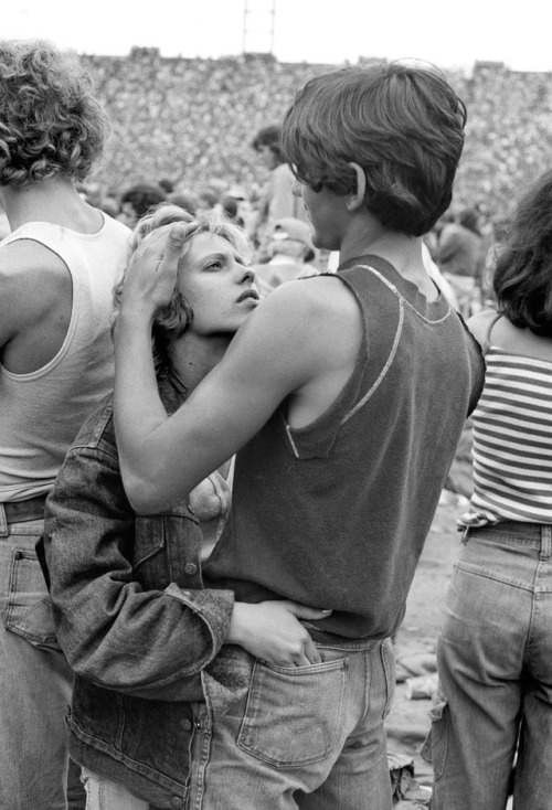 flashofgod:Joseph Szabo, Couple at a Rolling Stones gig, 1978,