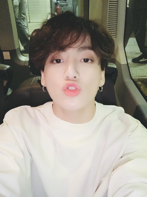 allforbts:190413 Jungkook’s Tweet연습하러 갑니당Going to...