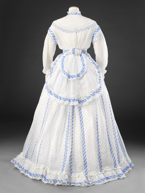 fashionsfromhistory:DressLate 1860sThe John Bright...