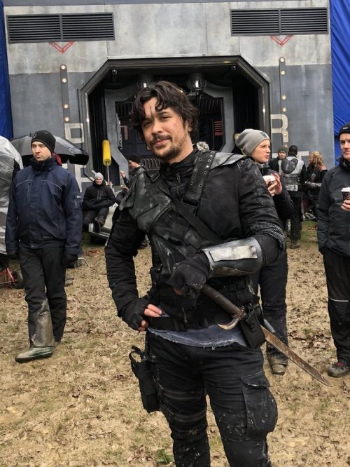 the100-news:LolaFlanery What he said #BELLAMY @WildpipM #The100...