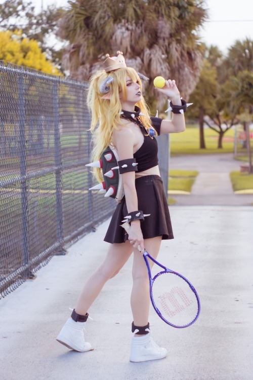 everything-magical-girl:hello-starbuxx:Tennis...