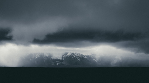 landscape-photo-graphy:Mysterious Monochromatic Photographs of...