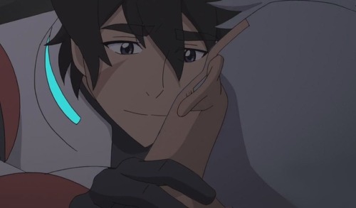 romelle-against-antis:Made HD edits of the Sheith kiss that...