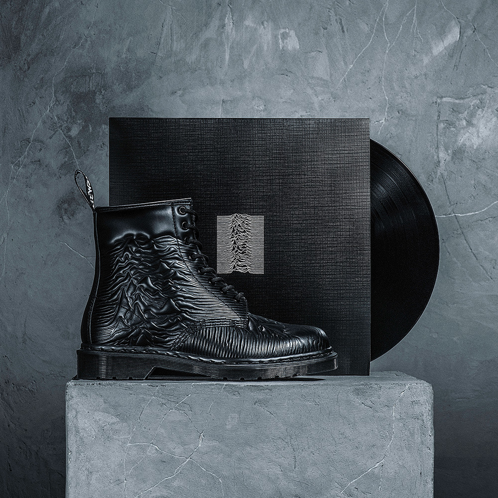 doc martens 1460 unknown pleasures