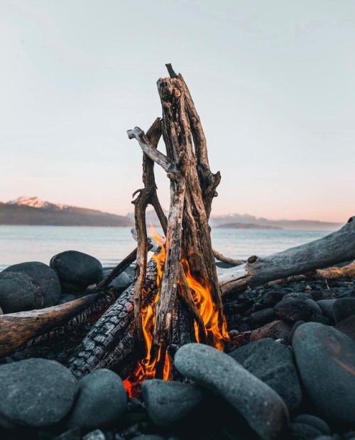 upknorth:Hard to beat the views of an Alaskan sunset. Epic shot...