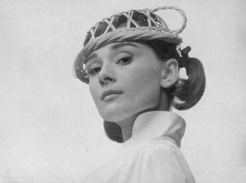 yesterdaysprint:Audrey Hepburn, 1956