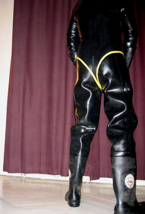 rubberdocs:My very high Egoli waders with rubber catsuit.To be...