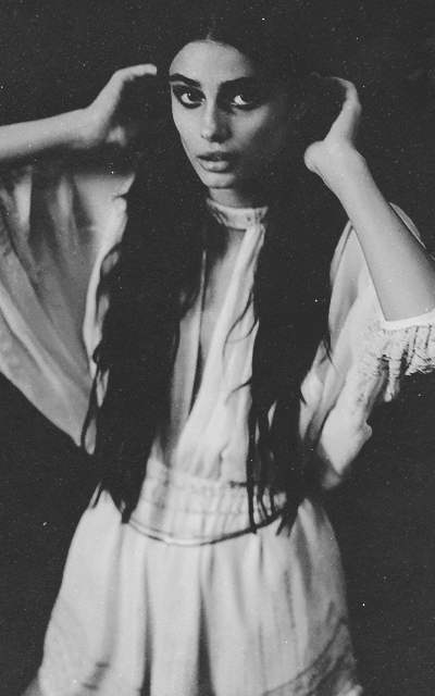 SAVE THE QUEENS Tumblr_pp40abfybf1x1l0y5o7_500