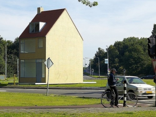 Rotating HouseTilburg, The Netherlandsby John Körmeling (2008)