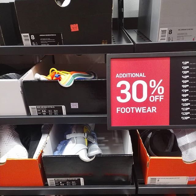 nike outlet pcb