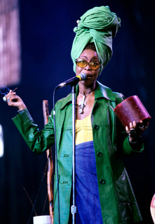 hailneaux:Erykah Badu during The Smoking Grooves Tour (1997)