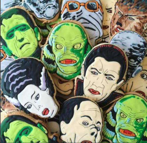 sixpenceee:Vintage horror cookies! Link