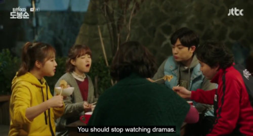 kdramasoverflowers:When your mother doesn’t understand that...