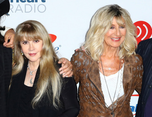 aluacrescente:The gorgeous ladies of Fleetwood Mac!