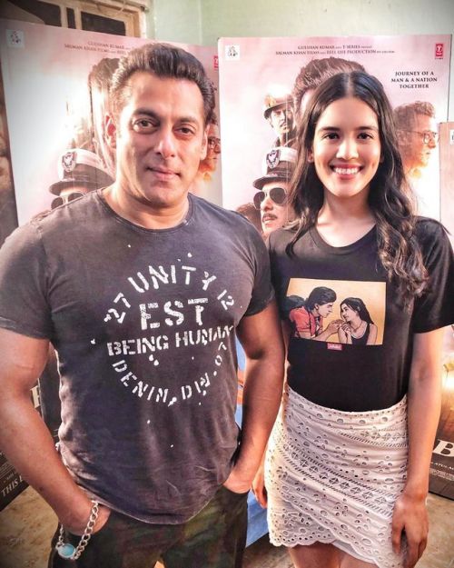 "★ STUNNING ... Salman Khan cu intervievatorul AVS, Shivani Bafna la Mehboob Studio (29 mai 2019)! “