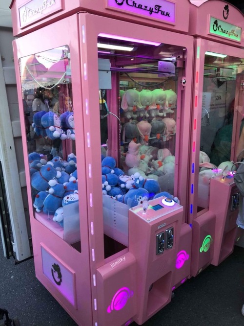 lilmilky:doraemon claw machine 