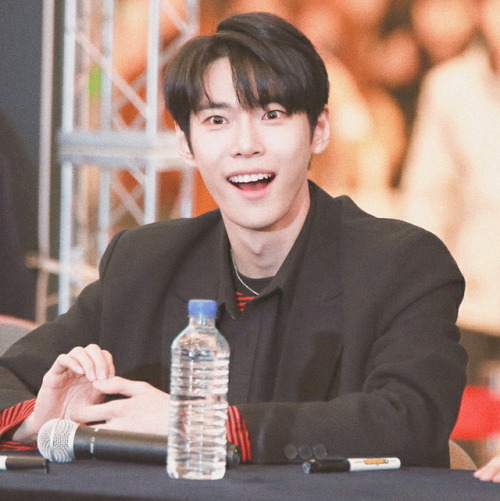 nctsofties:⌨︎ ᶻᶻᶻ doyoung soft layouts ⋯ ♡ᵎ ✎ like or reblog...