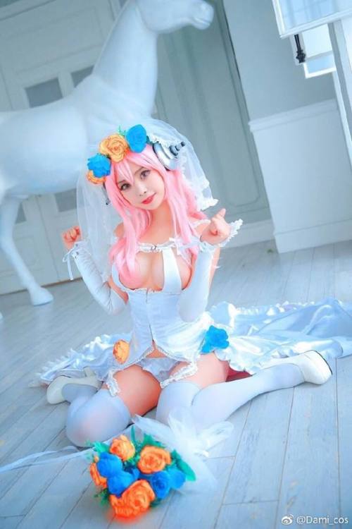 sexywaifucosplay:CN : Dami...