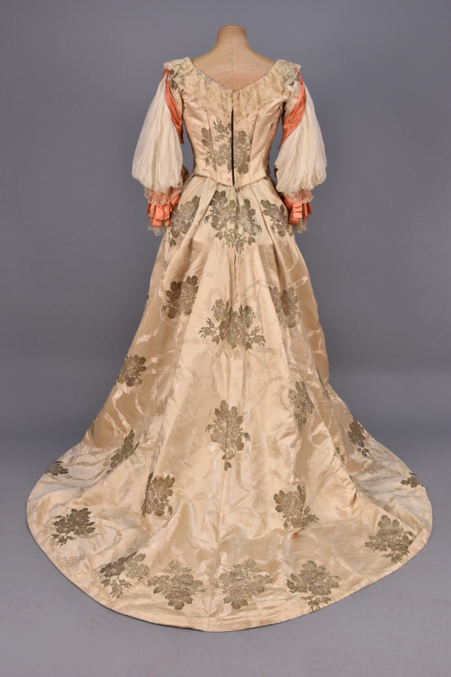 Worth presentation dress ca. 1889 From Whitaker... - gdfalksen.com