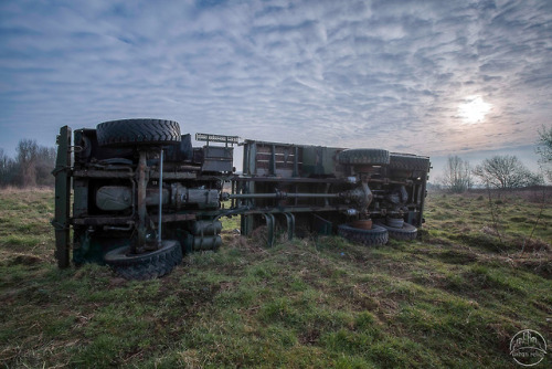 urbanrelicsphotography:LOST PATRIOTOn a cold winter morning,...