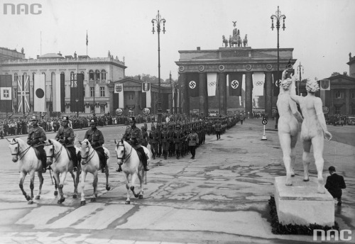 history opening 1936 summer olympics brandenburg gate berlin