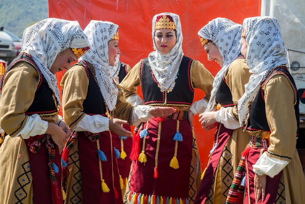balkanmuslims: Muslim Pomak women dressed in...