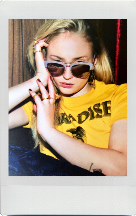 qinaliel:Sophie Turner photographed by Brooklyn Beckham for The...