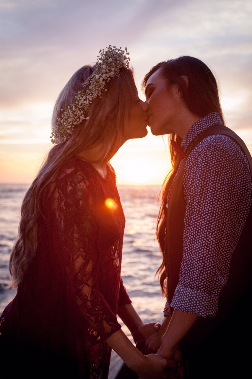 Фото с девушкой поцелуй