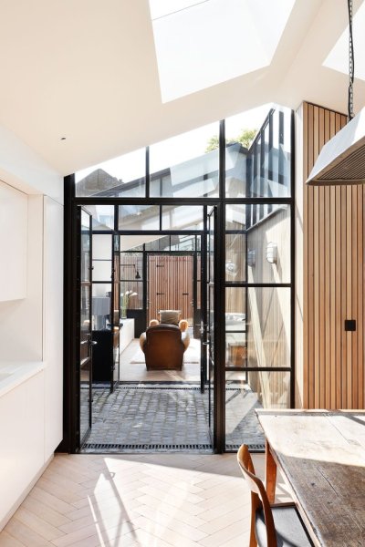 The Courtyard House / De Rosee Saph: Alex James