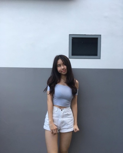 asian-teen-girl:gorgeous-sggirls:cute and sexy .. quite fresh...