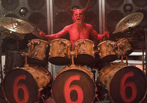 victorvanvoorhees:Satan (Dave Grohl) - “Tenacious D in The...