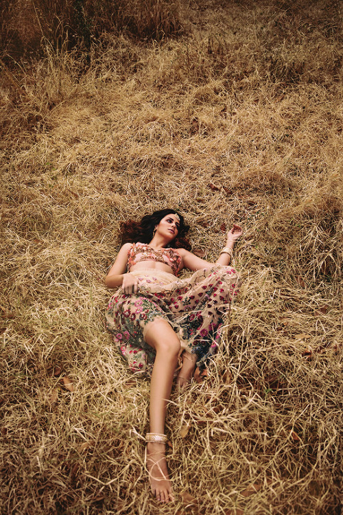 sabyaasachi:Field of DreamsPhotography: Taras TaraporvalaModels:...