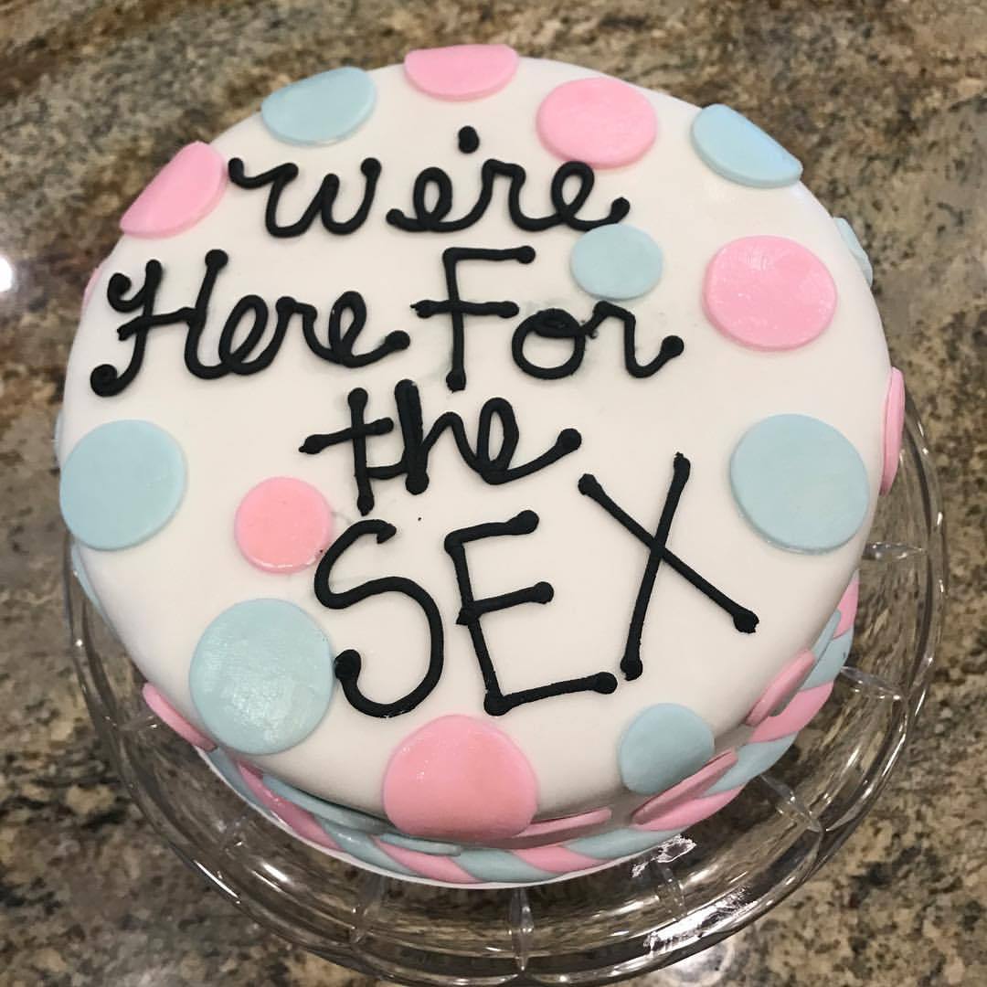 CaylaBree(: — I’m in love with my amazing gender cake from the...