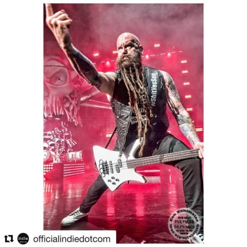 Killer shots by @officialindiedotcom from. 5fdp’s show at DTE...