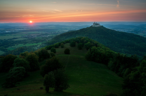 wanderthewood:Sunset over Hohenzollern Castle,...