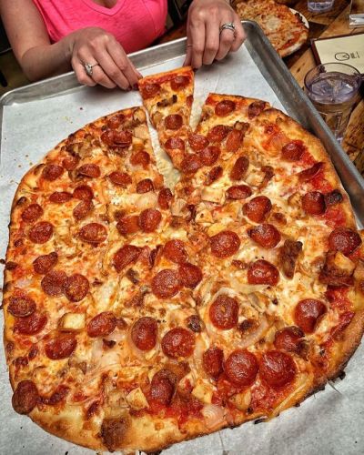 Pepperoni Pizza Porn - this pizza is delicious | Tumblr
