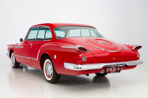 americancarsguide:1961 Plymouth Valiant Hardtop...