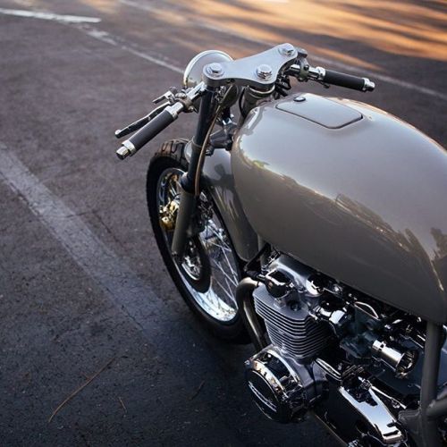 bikebound:The ultra-clean cockpit of “The Grey Ghost” — by...