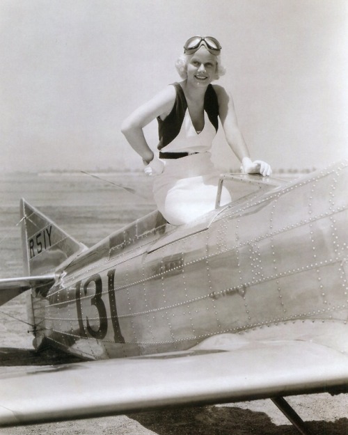 ladybegood:Jean Harlow at the National Air Races, 1933