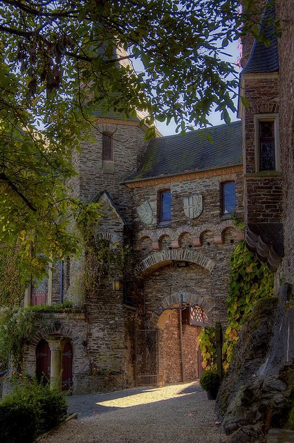 bonitavista:Reichsburg Castle, Germanyphoto via susanne