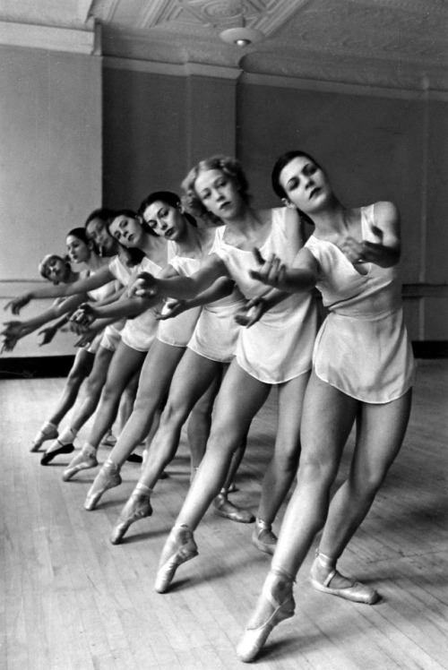 galina-ulanova:(School of American Ballet, 1936)