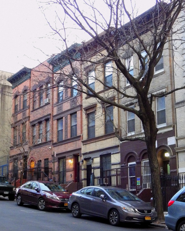 Wandering New York, .Houses in Harlem, Manhattan.