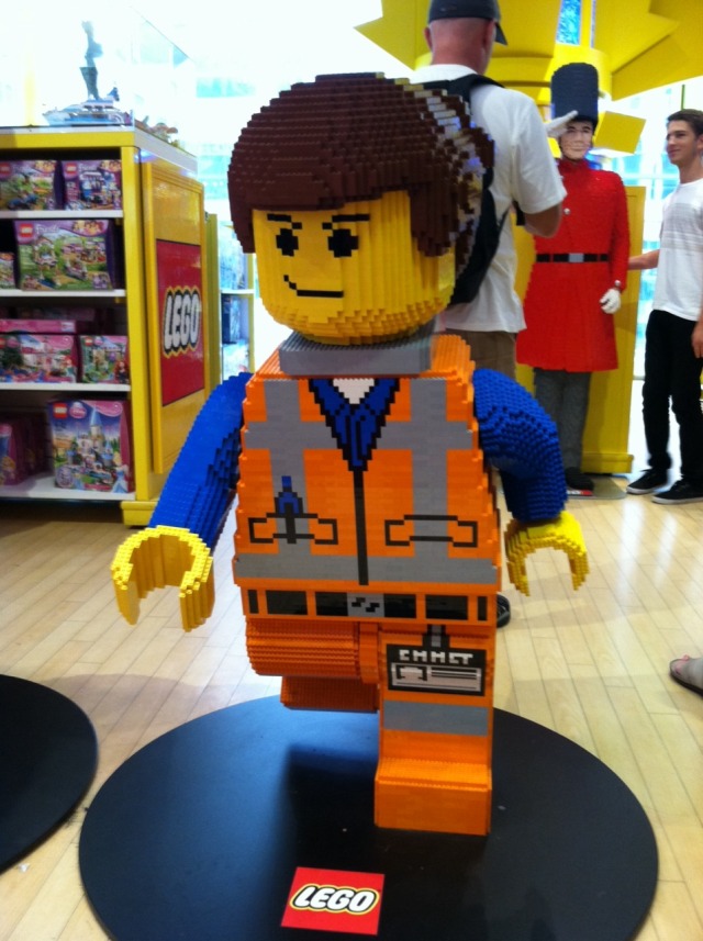 suddenly-sanna: The giant Lego sculptures of...