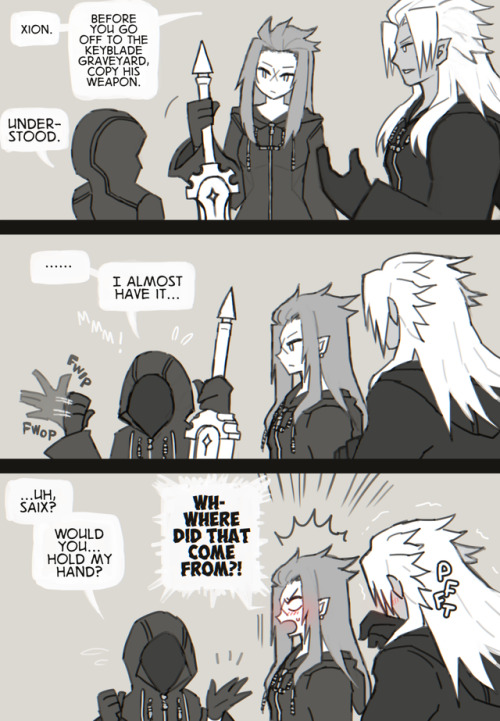 A little comic about what Xion is copying Saix’s weapon and...