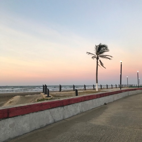 personalsalliegr:Malecón de Coatzacoalcos.