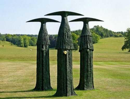 talesfromweirdland:Works by Scottish sculptor, Philip Jackson.