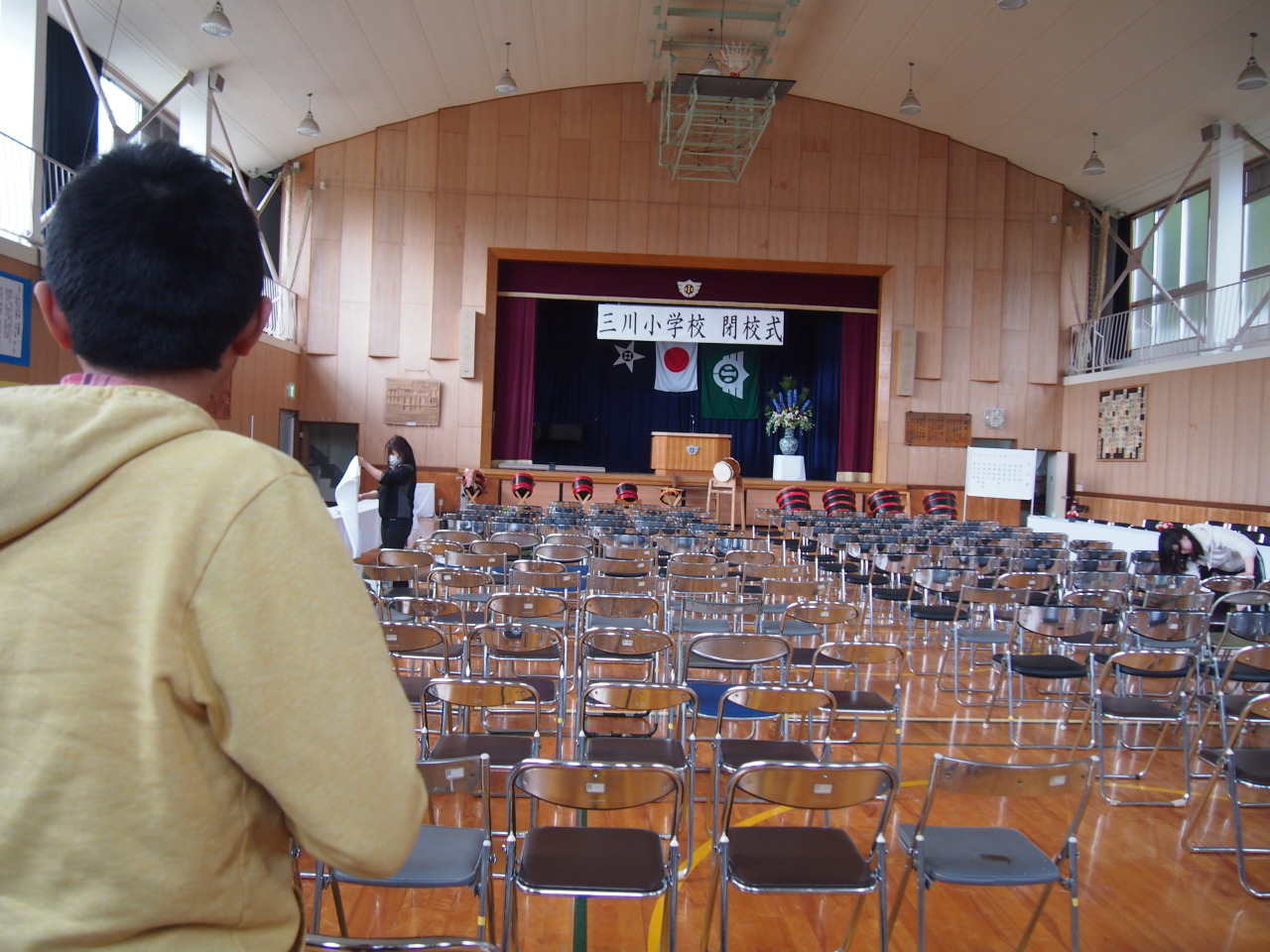 ミサイルほどのペンを片手に 山奥ニートと小学校